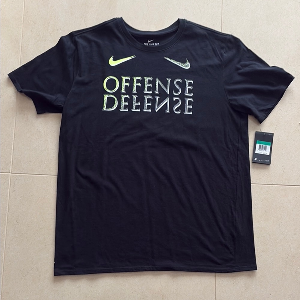 NWT Nike Black Short Sleeve Tee with Iconic Swoosh size XL. New tags attached.